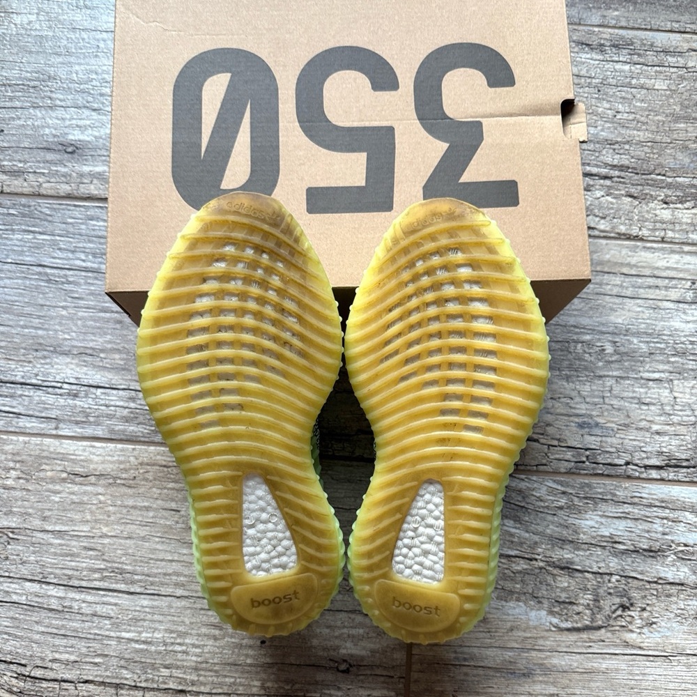Adidas Yeezy Boost 350 V2 in Lime and Black - Picture 4 of 9